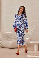 Celeste feminin form midikjole - Roco Fashion fra MS StyleHaven, størrelse 36, med long, bukselengde long, kjolelengde midi, kjolestil wrap; a-line