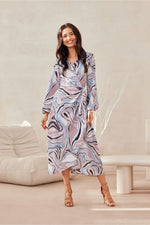 Celeste feminin form midikjole - Roco Fashion fra MS StyleHaven, størrelse 42, med long, bukselengde long, kjolelengde midi, kjolestil wrap; a-line