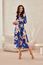 Celeste feminin form midikjole - Roco Fashion fra MS StyleHaven, størrelse 42, med long, bukselengde long, kjolelengde midi, kjolestil wrap; a-line