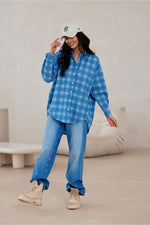 Oversized bomullsskjorte fra Roco Fashion fra MS StyleHaven, størrelse S/M, med long, bukselengde long, kjolelengde maxi, kjolestil sheath