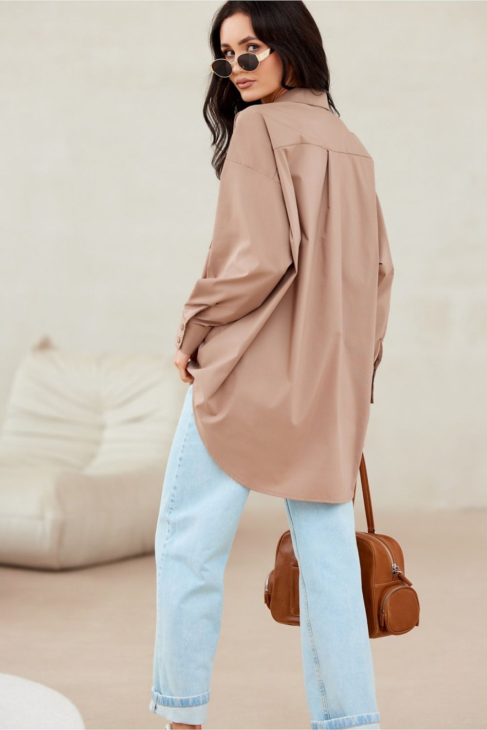 Sienna Plus Size-skjorte – asymmetrisk snitt og klassiske detaljer fra MS StyleHaven, størrelse one-size-fits-all, med long, bukselengde long, kjolelengde mini, kjolestil wrap; a-line