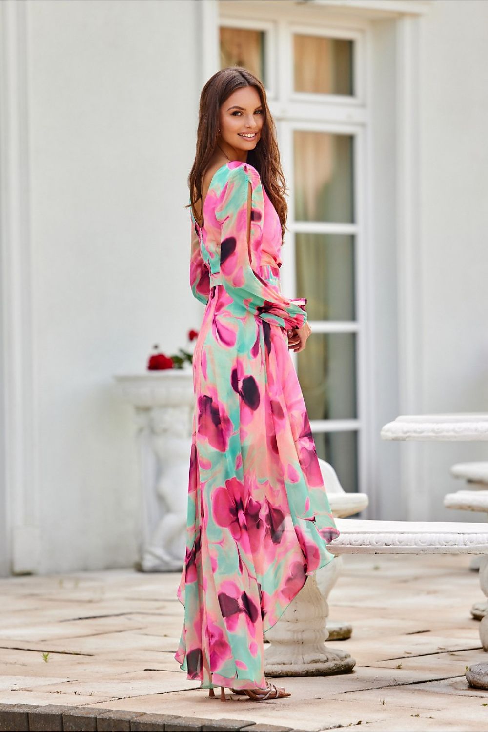 Dalia – asymmetrisk maxikjole med elegant flyt fra Roco Fashion fra MS StyleHaven, størrelse 38, med long, bukselengde long, kjolelengde maxi, kjolestil flared; gown