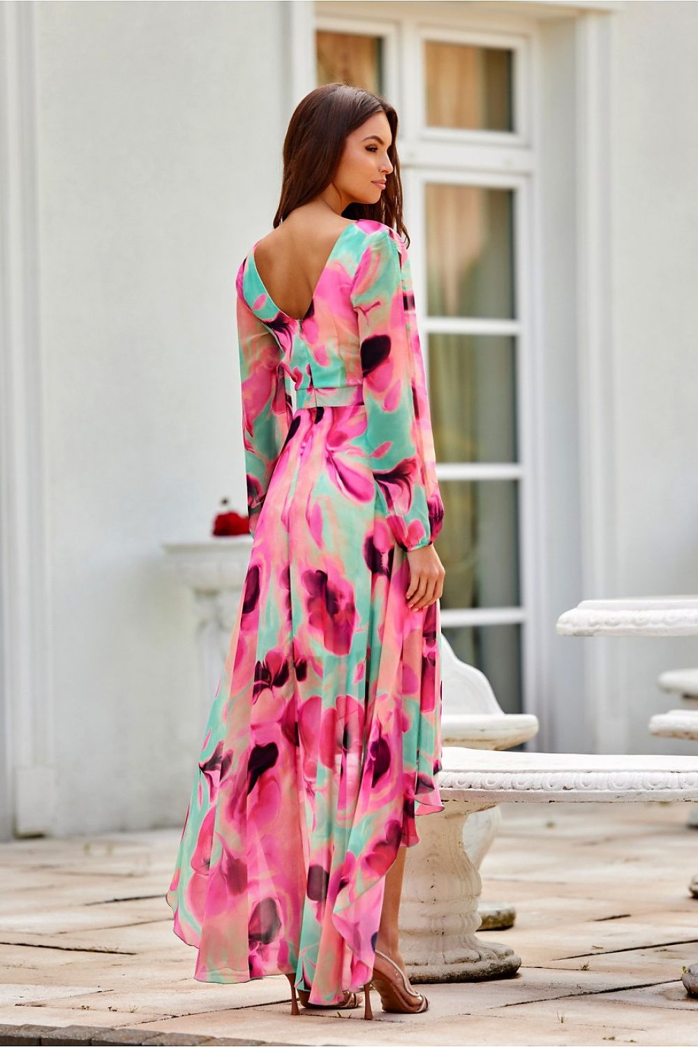 Dalia – asymmetrisk maxikjole med elegant flyt fra Roco Fashion fra MS StyleHaven, størrelse 40, med long, bukselengde long, kjolelengde maxi, kjolestil flared; gown