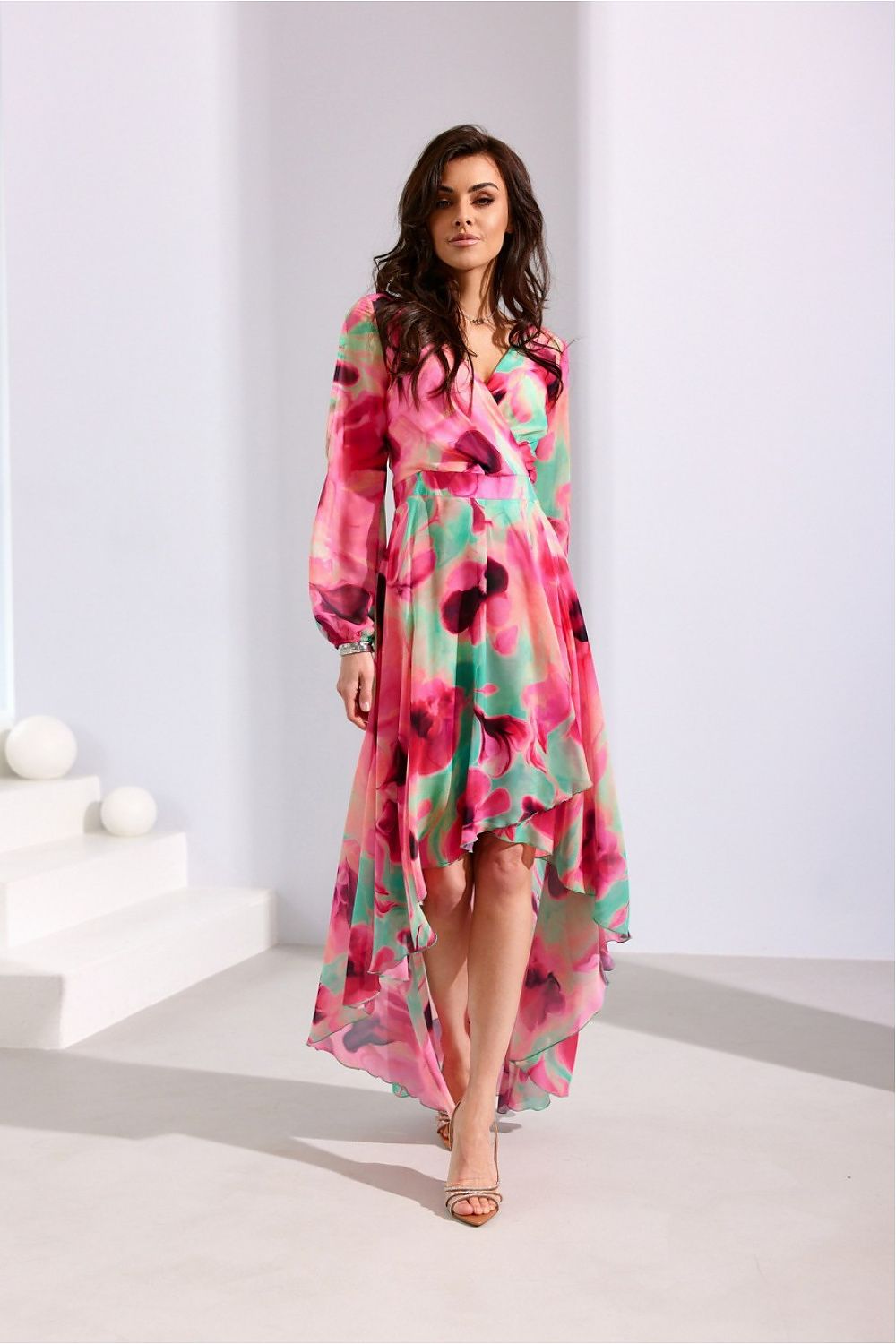 Dalia – asymmetrisk maxikjole med elegant flyt fra Roco Fashion fra MS StyleHaven, størrelse 42, med long, bukselengde long, kjolelengde maxi, kjolestil flared; gown