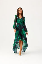 Dalia – asymmetrisk maxikjole med elegant flyt fra Roco Fashion fra MS StyleHaven, størrelse 38, med long, bukselengde long, kjolelengde maxi, kjolestil flared; gown