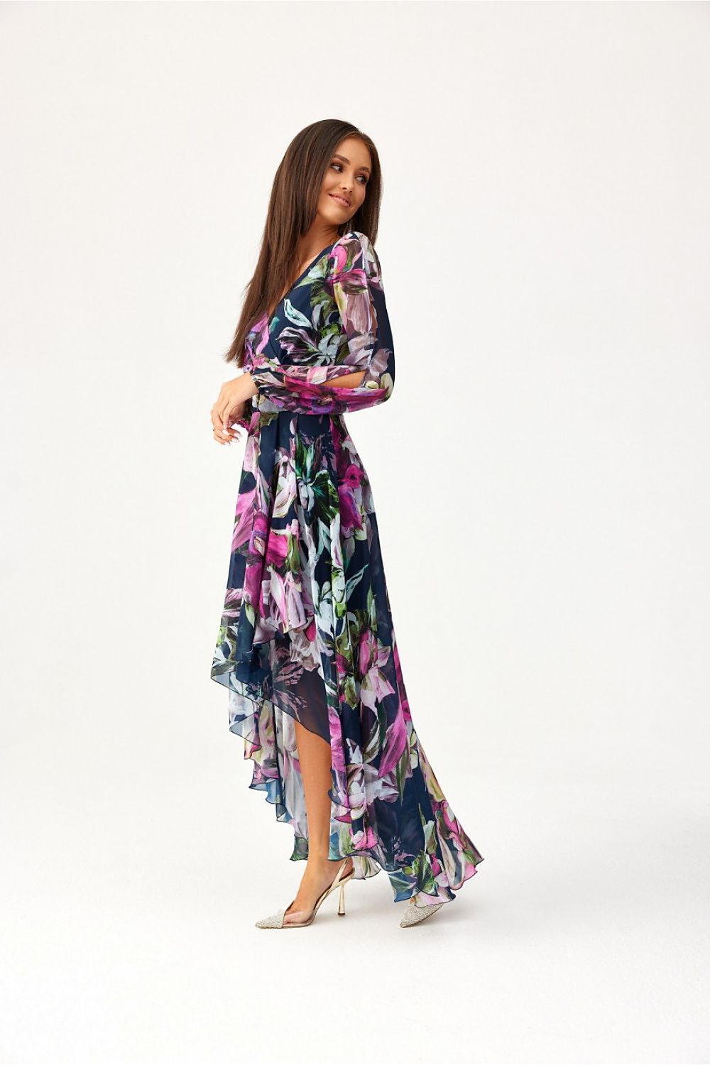 Dalia – asymmetrisk maxikjole med elegant flyt fra Roco Fashion fra MS StyleHaven, størrelse 40, med long, bukselengde long, kjolelengde maxi, kjolestil flared; gown