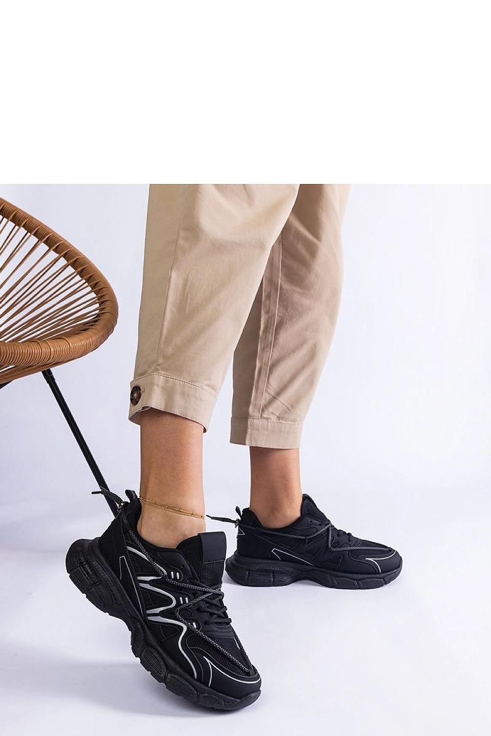 Colunga Hurtado Sølv Joggesko  til dame til dame fra MS StyleHaven, laget av Viskose; polyester; Polyamid, farge Hvit, størrelse 39, med long ermer, perfekt til casual