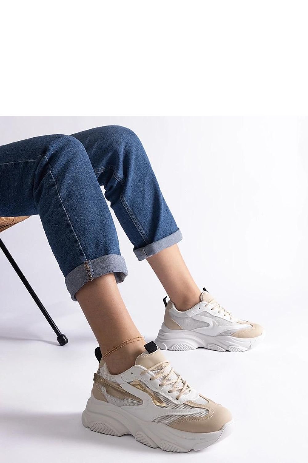 Milenka Hurtado Burgunder og Grå dame sneakers til dame fra MS StyleHaven, laget av Viskose; polyester; Polyamid, farge Gull, størrelse 36, med long ermer, perfekt til casual; dress