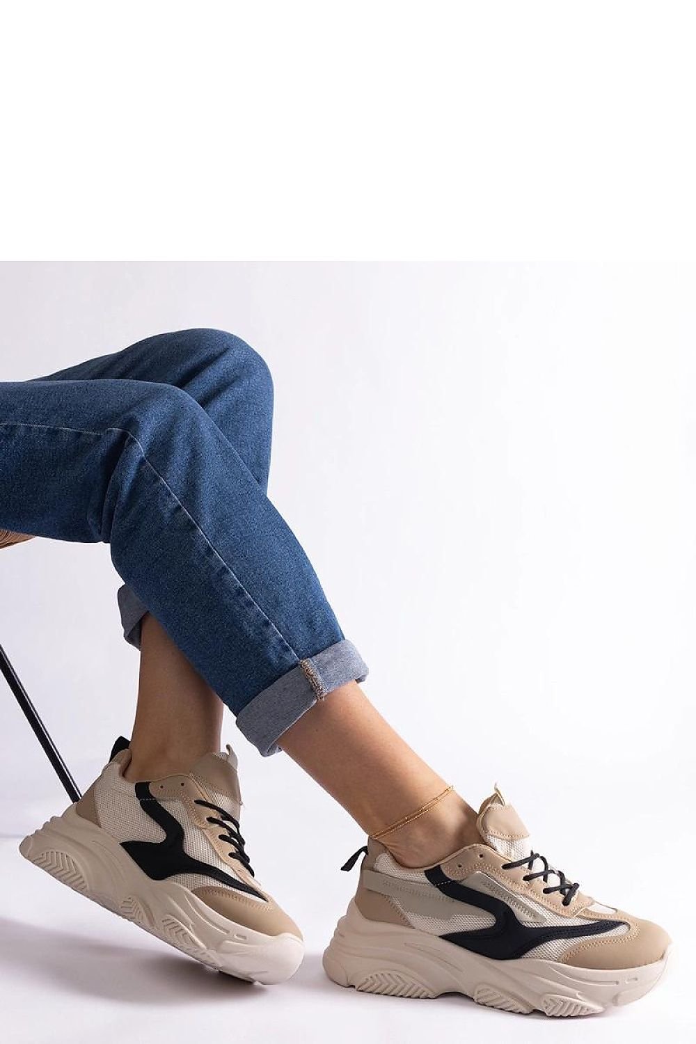 Milenka Hurtado Burgunder og Grå dame sneakers til dame fra MS StyleHaven, laget av Viskose; polyester; Polyamid, farge Gull, størrelse 39, med long ermer, perfekt til casual; dress