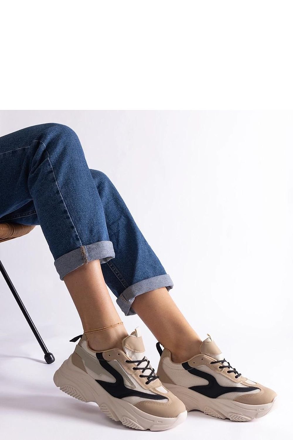 Milenka Hurtado Burgunder og Grå dame sneakers til dame fra MS StyleHaven, laget av Viskose; polyester; Polyamid, farge Gull, størrelse 41, med long ermer, perfekt til casual; dress