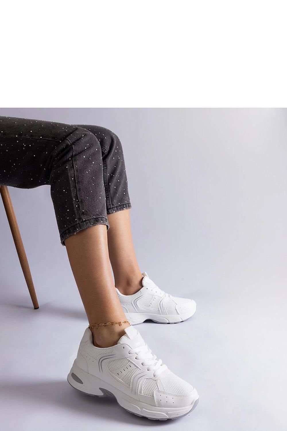 Ena Hurtado White Sports Dame Sneakers til dame fra MS StyleHaven, laget av Viskose; polyester; Polyamid, med detaljer i synthetic; rubber, farge Hvit, størrelse 36, med long ermer, hælhøyde low; flat, skostørrelse 36; 37; 38; 39; 40; 41, perfekt til casual