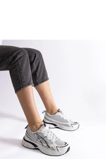 Ondina Hurtado Svarte Sports Sneakers til dame til dame fra MS StyleHaven, laget av Viskose; polyester; Polyamid, med detaljer i rubber; mesh, farge Svart, størrelse 36, med long ermer, hælhøyde flat; low, skostørrelse 36; 37; 38; 39; 40; 41, perfekt til casual