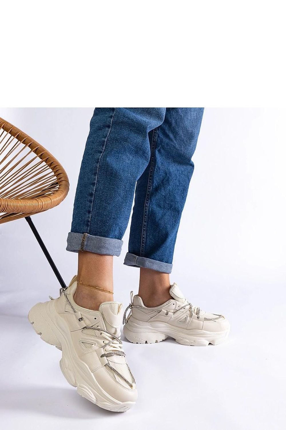 Ivett Sorte Sports Dame Sneakers til dame fra MS StyleHaven, laget av Viskose; polyester; Polyamid, farge Gull, størrelse 39, med long ermer, perfekt til casual