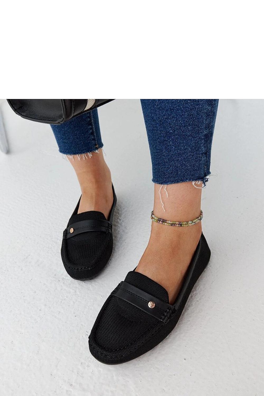 Oppdag vårt utvalg av stilfulle Svart Mokassin Solea til dame i ulike størrelser og kvalitetsmaterialer – perfekte til jobb, fritid og alle dager. Rask levering og gode priser hos MS Stylehaven. se mer!