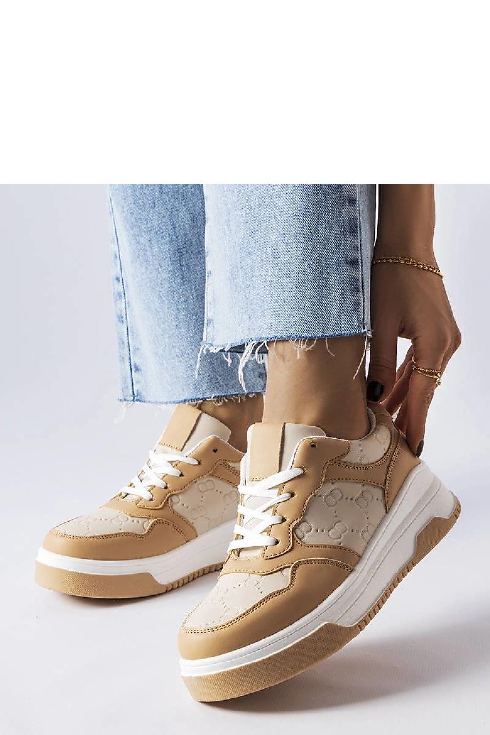 Paré Beige pregede dame joggesko – for sommeren til dame fra MS StyleHaven, laget av Viskose; polyester; Polyamid, farge beige, størrelse 37, med long ermer, perfekt til casual