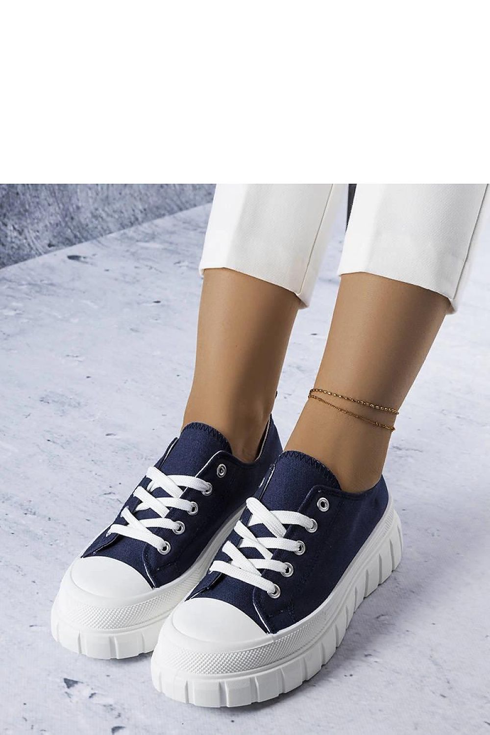 Bellemare Navy dame joggesko – Chic & Comfort til dame fra MS StyleHaven, laget av Viskose; polyester; Polyamid, farge Blå, størrelse 37, med long ermer, perfekt til casual