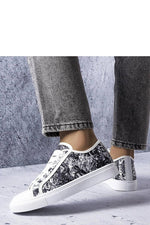 Aucoin Black & White Sneakers til dame til dame fra MS StyleHaven, laget av Viskose; polyester; Polyamid, farge Svart, størrelse 37, med long ermer, perfekt til casual