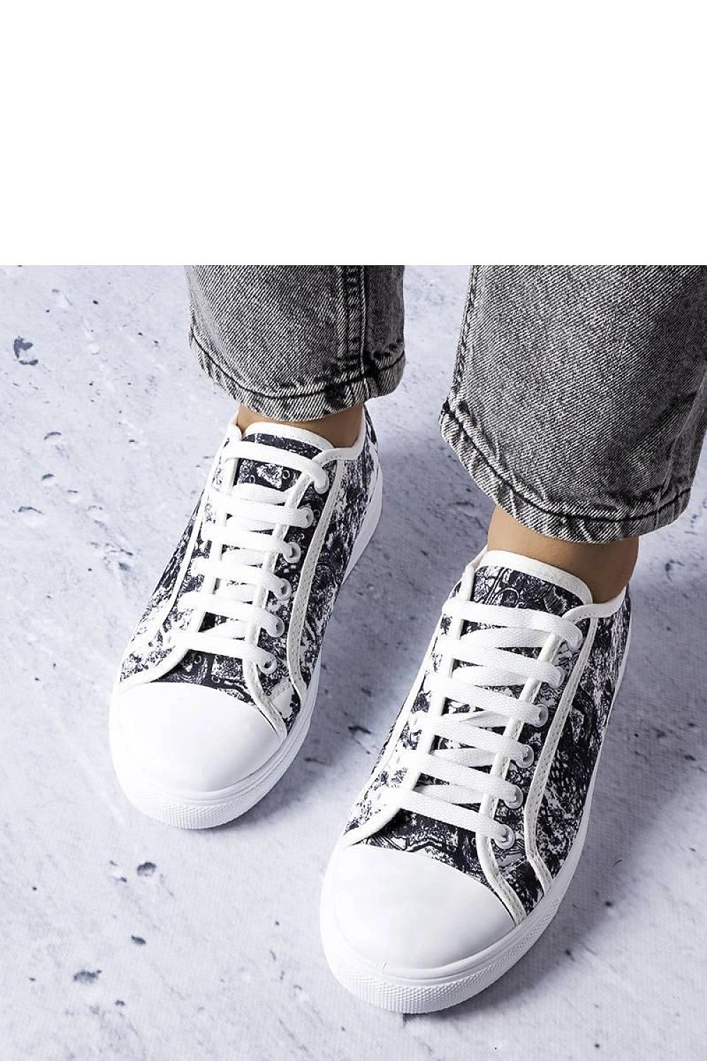 Aucoin Black & White Sneakers til dame til dame fra MS StyleHaven, laget av Viskose; polyester; Polyamid, farge Svart, størrelse 38, med long ermer, perfekt til casual
