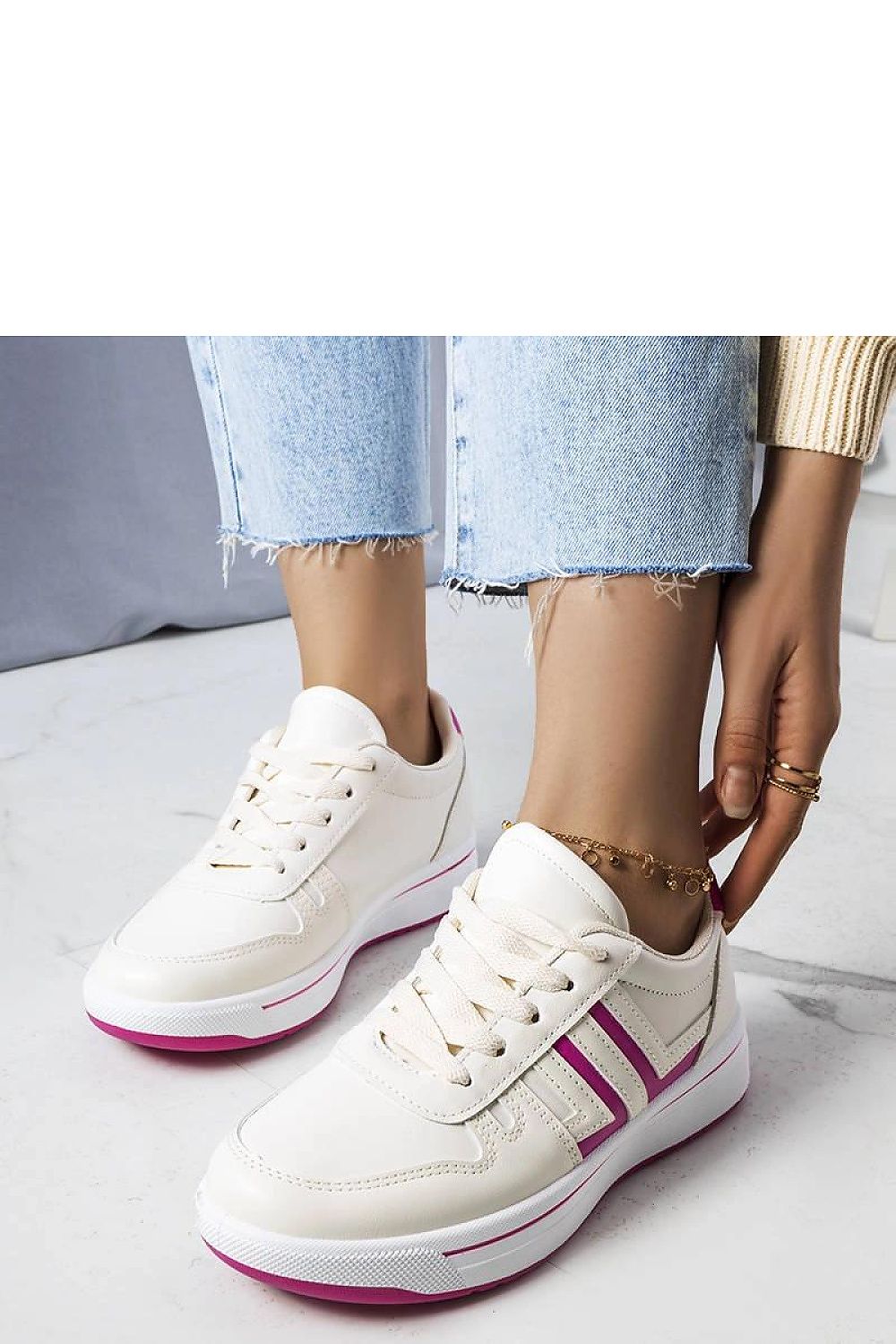 Olympia dame kream Sneakers til dame fra MS StyleHaven, laget av Viskose; polyester; Polyamid, med detaljer i synthetic; rubber, farge beige, størrelse 36, med long ermer, hælhøyde low; flat, skostørrelse 36; 37; 38; 39; 40; 41, perfekt til casual