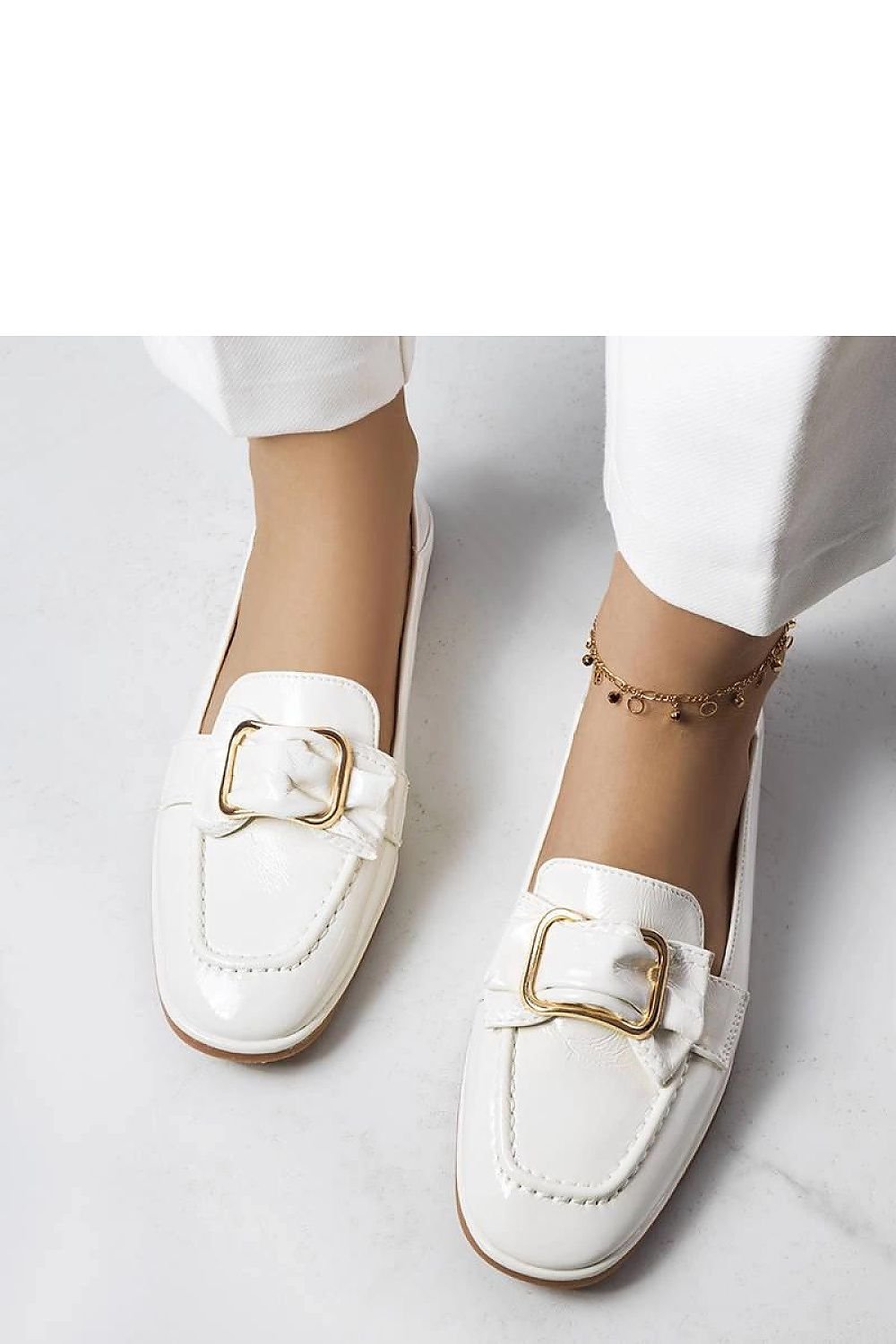 Erica White Patent dame mokkasiner – Tidløs elegance til dame fra MS StyleHaven, laget av Viskose; polyester; Polyamid, med detaljer i synthetic; rubber, farge Hvit, størrelse 36, med long ermer, hælhøyde low; flat, skostørrelse 36; 37; 38; 39; 40; 41, perfekt til casual