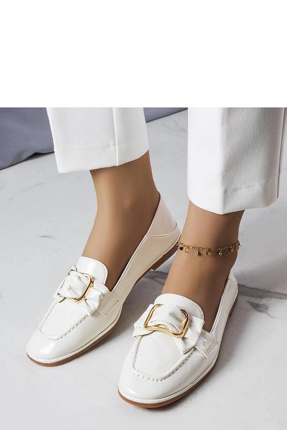 Erica White Patent dame mokkasiner – Tidløs elegance til dame fra MS StyleHaven, laget av Viskose; polyester; Polyamid, farge Hvit, størrelse 37, med long ermer, perfekt til casual