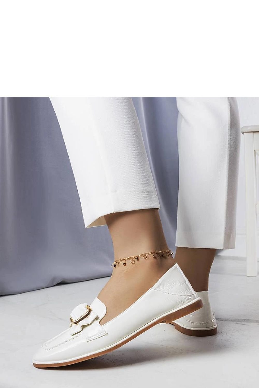 Erica White Patent dame mokkasiner – Tidløs elegance til dame fra MS StyleHaven, laget av Viskose; polyester; Polyamid, farge Hvit, størrelse 38, med long ermer, perfekt til casual