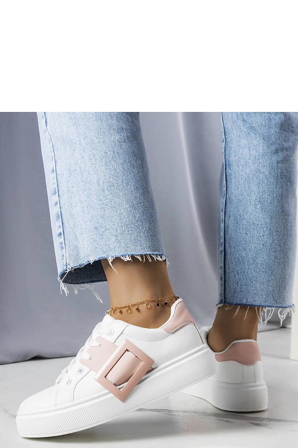 Toni hvite dame joggesko med rosa spenne til dame fra MS StyleHaven, laget av Viskose; polyester; Polyamid, farge Hvit, størrelse 37, med long ermer, perfekt til casual