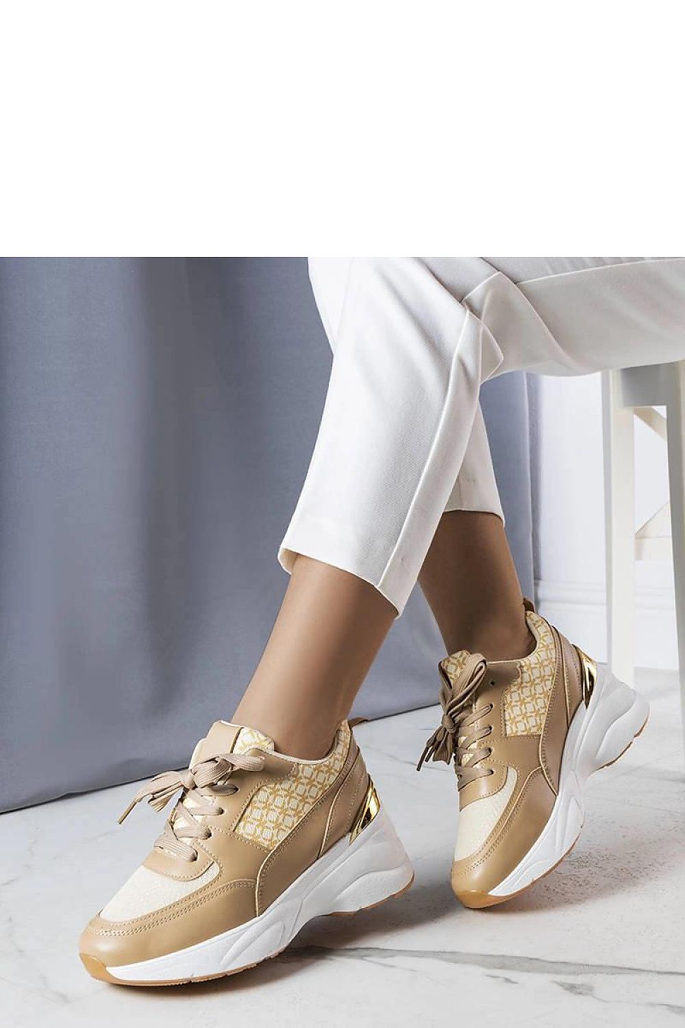 Lora Grå Monogram Sneakers til dame til dame fra MS StyleHaven, laget av Viskose; polyester; Polyamid, farge Grå, størrelse 40, med long ermer, perfekt til casual