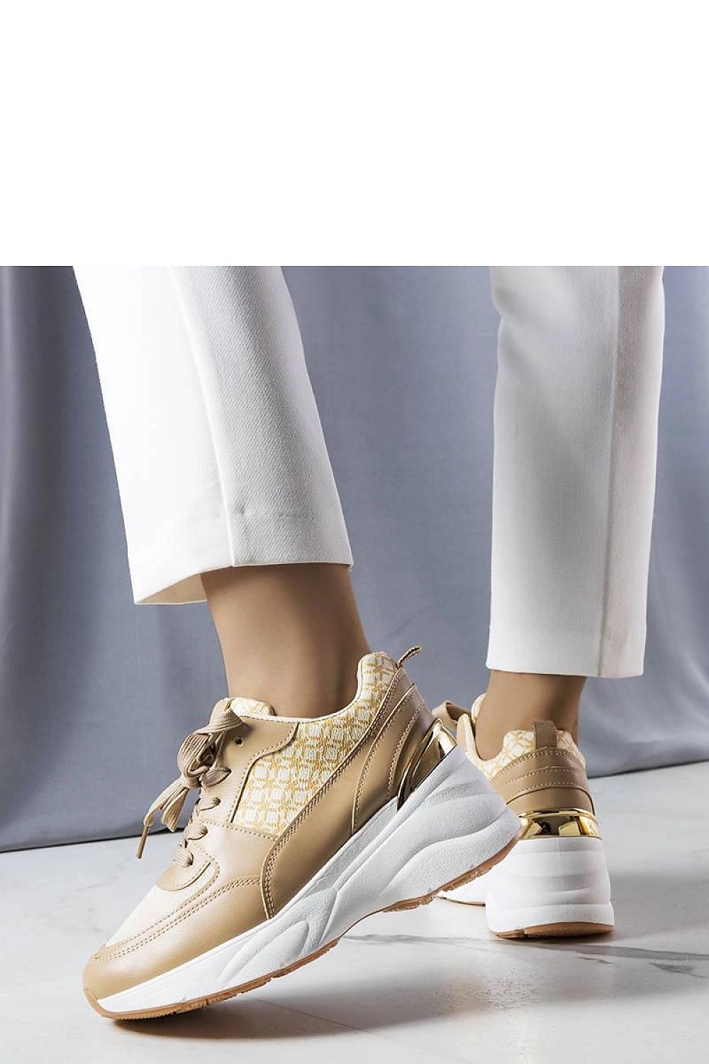 Lora Grå Monogram Sneakers til dame til dame fra MS StyleHaven, laget av Viskose; polyester; Polyamid, farge Grå, størrelse 41, med long ermer, perfekt til casual
