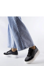 Svarte sneakers Latoya – Stilig sommersko til dame til dame fra MS StyleHaven, laget av Viskose; polyester; Polyamid, med detaljer i synthetic; rubber, farge Svart, størrelse 36, med long ermer, hælhøyde high; flat, skostørrelse 36; 37; 38; 39; 40; 41, perfekt til casual