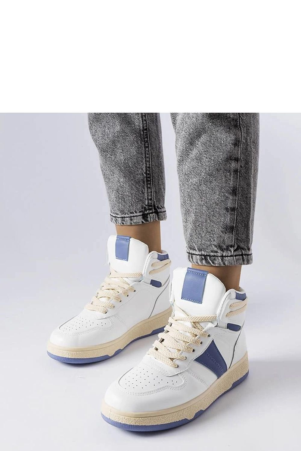 Robin Blå High-Top joggesko til dame til dame fra MS StyleHaven, laget av Viskose; polyester; Polyamid, med detaljer i rubber, farge Blå, størrelse 36, med long ermer, hælhøyde low; flat, skostørrelse 36; 37; 38; 39; 40; 41, perfekt til casual