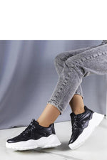 Lorene Bold – Svarte dame sneakers med kraftig såle til dame fra MS StyleHaven, laget av Viskose; polyester; Polyamid, med detaljer i rubber, farge Svart, størrelse 36, med long ermer, hælhøyde mid; low; flat, skostørrelse 36; 37; 38; 39; 40; 41, perfekt til casual