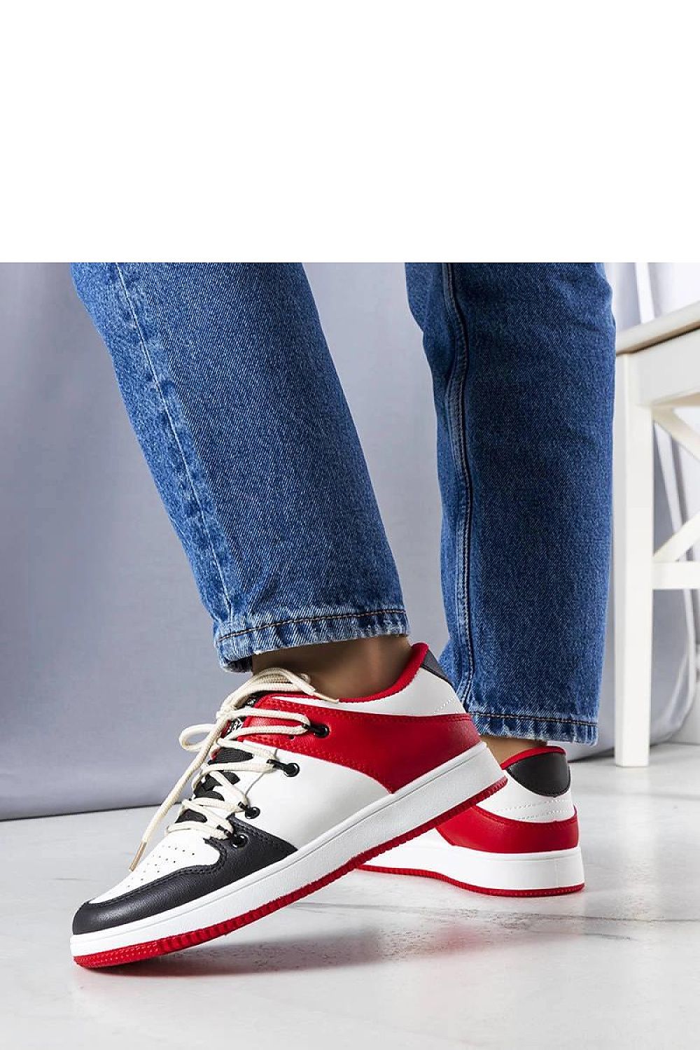 Hvite retro dame joggesko Shari – tidløs stil til dame fra MS StyleHaven, laget av Viskose; polyester; Polyamid, farge Hvit, størrelse 41, med long ermer, perfekt til casual