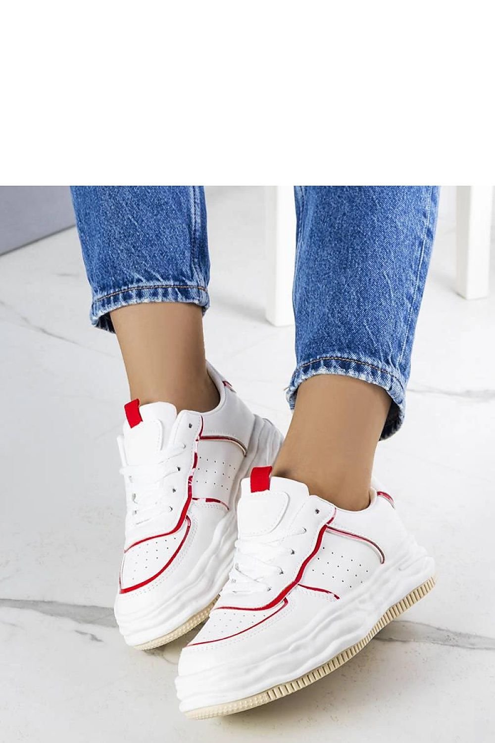 Nettie hvite joggesko til dame til dame fra MS StyleHaven, laget av Viskose; polyester; Polyamid, farge Hvit, størrelse 40, med long ermer, perfekt til casual
