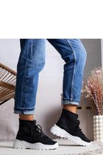 Frahm Sportssneakers til dame til dame fra MS StyleHaven, laget av Viskose; polyester; Polyamid, med detaljer i rubber; mesh, farge Svart, størrelse 36, med long ermer, hælhøyde low; flat, skostørrelse 36; 37; 38; 39; 40; 41, perfekt til casual