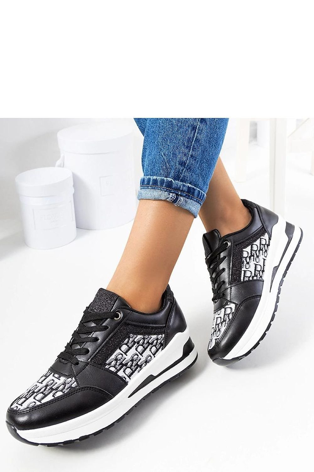 Aloisia Chic – Sorte dame sneakers i øko-skinn til dame fra MS StyleHaven, laget av Viskose; polyester; Polyamid, farge Svart, størrelse 38, med long ermer, perfekt til casual