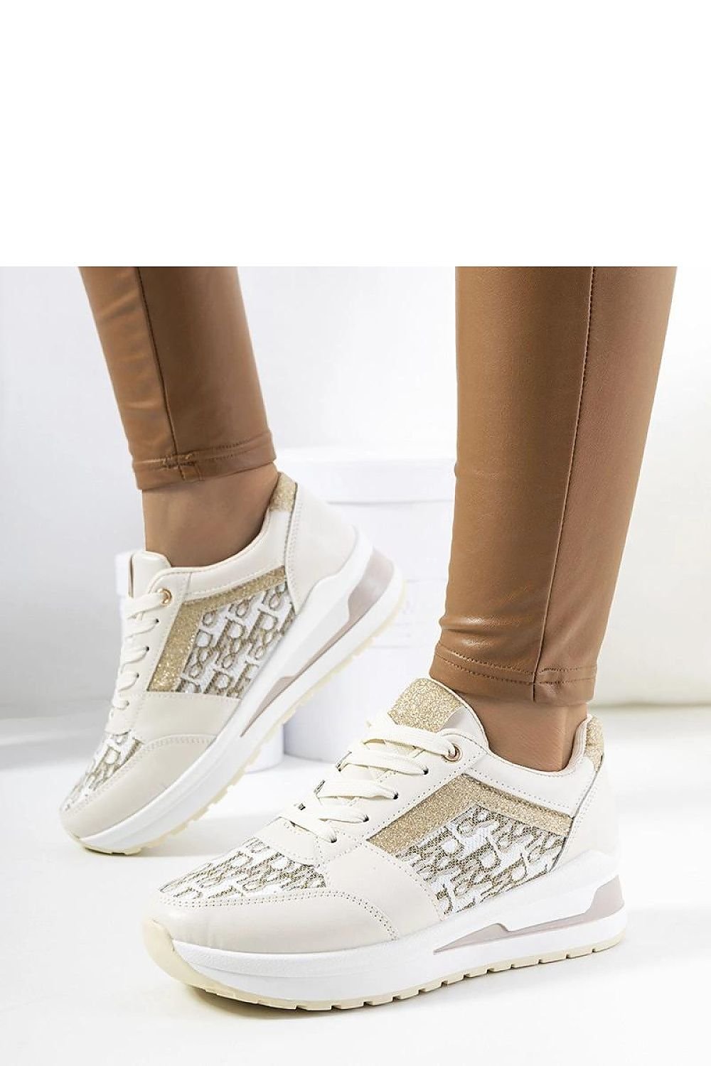Aloisia Chic – Sorte dame sneakers i øko-skinn til dame fra MS StyleHaven, laget av Viskose; polyester; Polyamid, farge Svart, størrelse 40, med long ermer, perfekt til casual