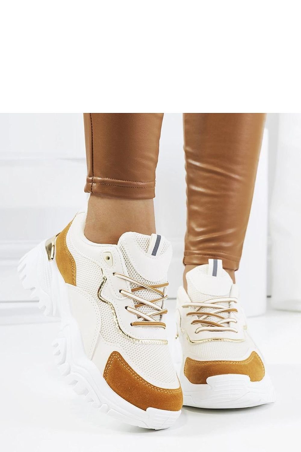 Osorio Chic – Beige sporty dame sneakers til dame fra MS StyleHaven, laget av Viskose; polyester; Polyamid, med detaljer i synthetic, farge Brun, størrelse 36, med long ermer, hælhøyde mid; flat; low, skostørrelse 36; 37; 38; 39; 40; 41, perfekt til casual