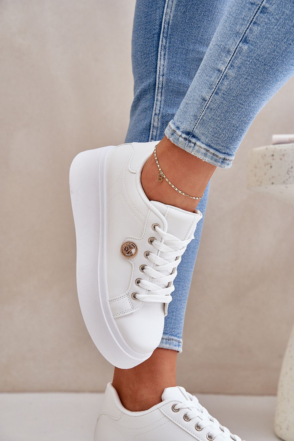 Ella Sneakers til dame til dame fra MS StyleHaven, laget av Viskose; polyester; Polyamid, farge Hvit, størrelse 38, med long ermer, perfekt til casual