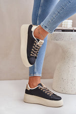 Liora Sneakers til dame - hverdagskomfort til dame fra MS StyleHaven, laget av Viskose; polyester; Polyamid, farge Hvit, størrelse 38, med long ermer, perfekt til casual
