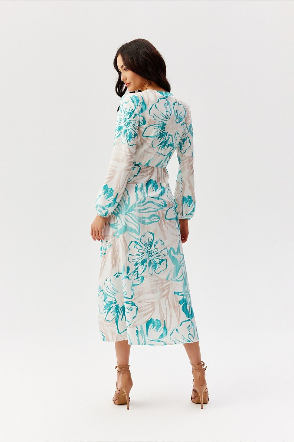 Celeste feminin form midikjole - Roco Fashion fra MS StyleHaven, størrelse 38, med long, bukselengde long, kjolelengde midi, kjolestil wrap; a-line