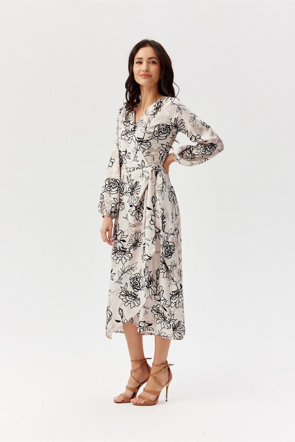 Celeste feminin form midikjole - Roco Fashion fra MS StyleHaven, størrelse 42, med long, bukselengde long, kjolelengde midi, kjolestil wrap; a-line