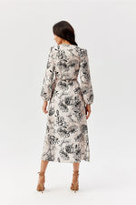 Celeste feminin form midikjole - Roco Fashion fra MS StyleHaven, størrelse 44, med long, bukselengde long, kjolelengde midi, kjolestil wrap; a-line