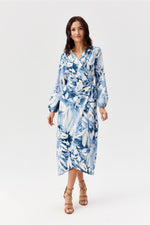 Celeste feminin form midikjole - Roco Fashion fra MS StyleHaven, størrelse 42, med long, bukselengde long, kjolelengde midi, kjolestil wrap; a-line