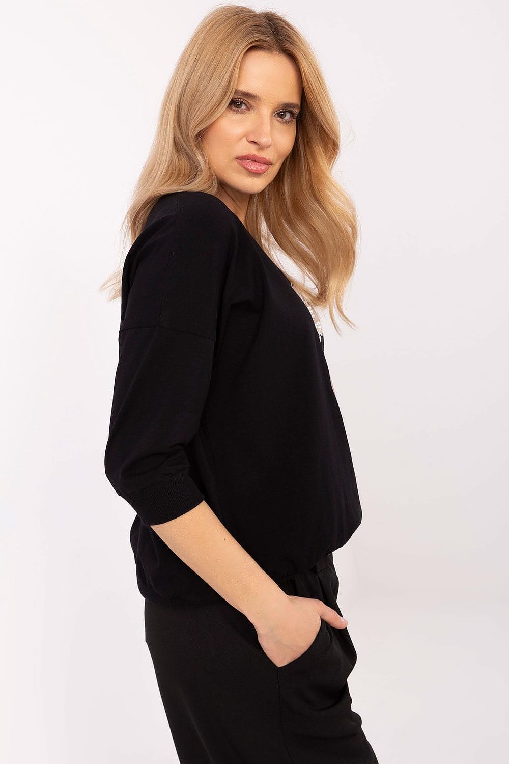 Oppdag vårt utvalg av stilfulle Beige Bluse - Relevance til dame i ulike størrelser og kvalitetsmaterialer - perfekte til jobb, fritid og alle dager. Rask levering og gode priser hos MS Stylehaven. se mer!