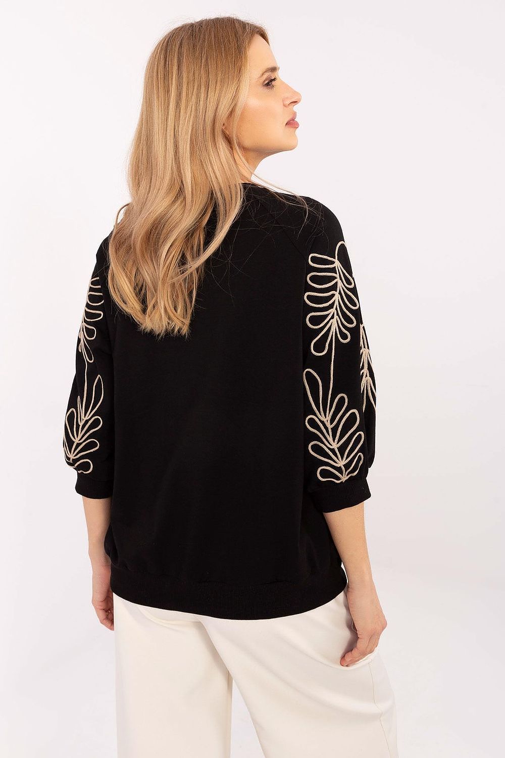 Oppdag vårt utvalg av stilfulle Blå Genser - Relevance til dame i ulike størrelser og kvalitetsmaterialer - perfekte til jobb, fritid og alle dager. Rask levering og gode priser hos MS Stylehaven. se mer!