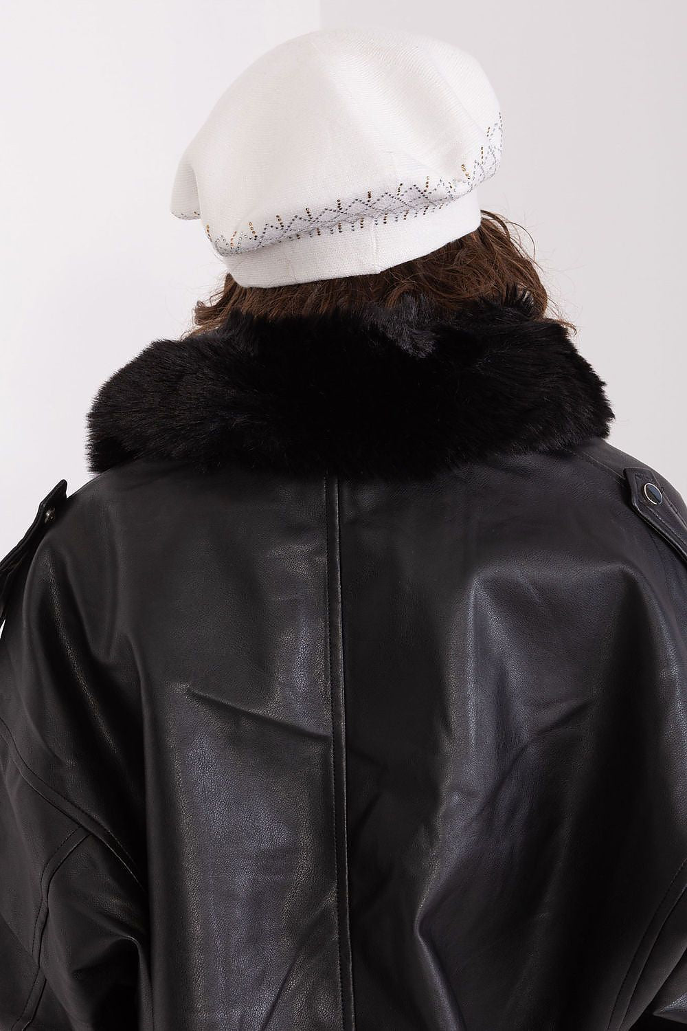 Oppdag vårt utvalg av stilfulle  Beret- AT til dame i ulike størrelser og kvalitetsmaterialer – perfekte til jobb; fritid og alle dager. Rask levering og gode priser hos MS Stylehaven. se mer!