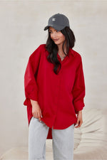 Sienna Plus Size-skjorte – asymmetrisk snitt og klassiske detaljer fra MS StyleHaven, størrelse one-size-fits-all, med long, bukselengde long, kjolelengde mini, kjolestil wrap; a-line