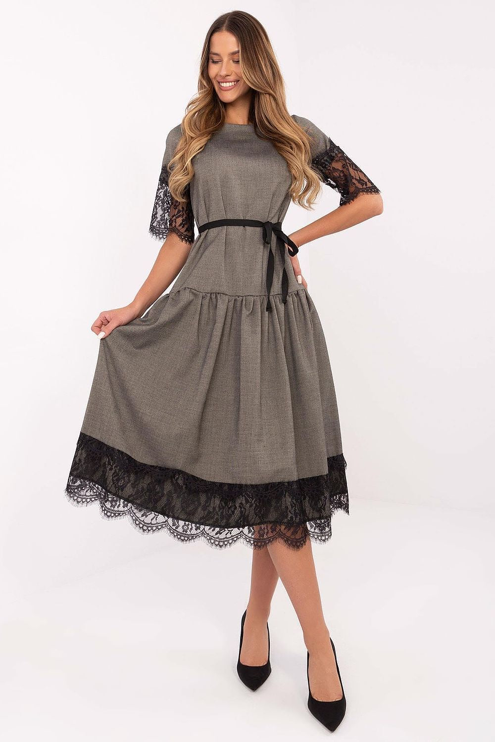 Lakerta Cocktailkjole til dame fra MS StyleHaven, laget av Ull, farge Grå, størrelse 36, med short ermer, midi lengde, kjolestil flared; a-line, perfekt til casual; dress