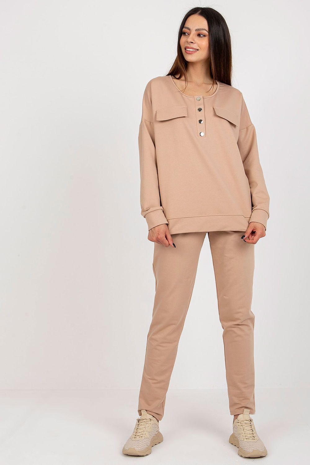 Lakerta moderne Trenings Sett til dame til dame fra MS StyleHaven, laget av Bomull, farge beige 2, størrelse S/M, med short ermer, perfekt til casual; dress